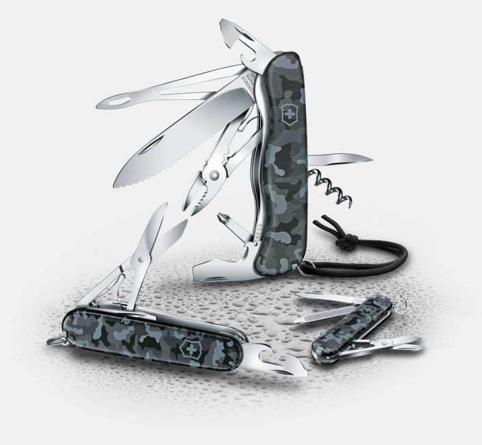 VICTORINOX Huntsman Navy Camouflage Swiss Army Knife