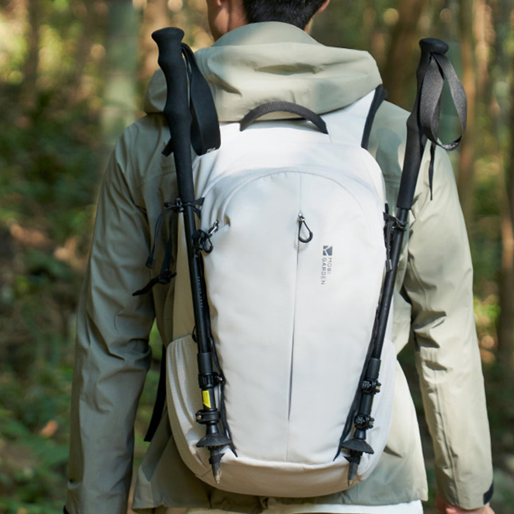 MOBI GARDEN One-Day 30L Hiking Backpack