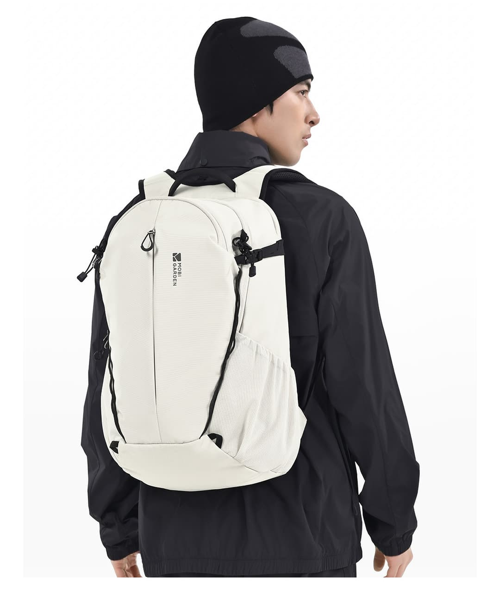 MOBI GARDEN One-Day 30L Hiking Backpack