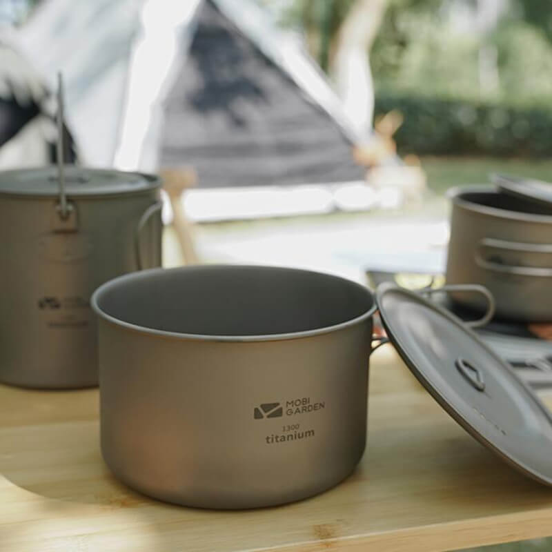 MOBI GARDEN Titanium Pot with Folding Handle & Lid 1300ml
