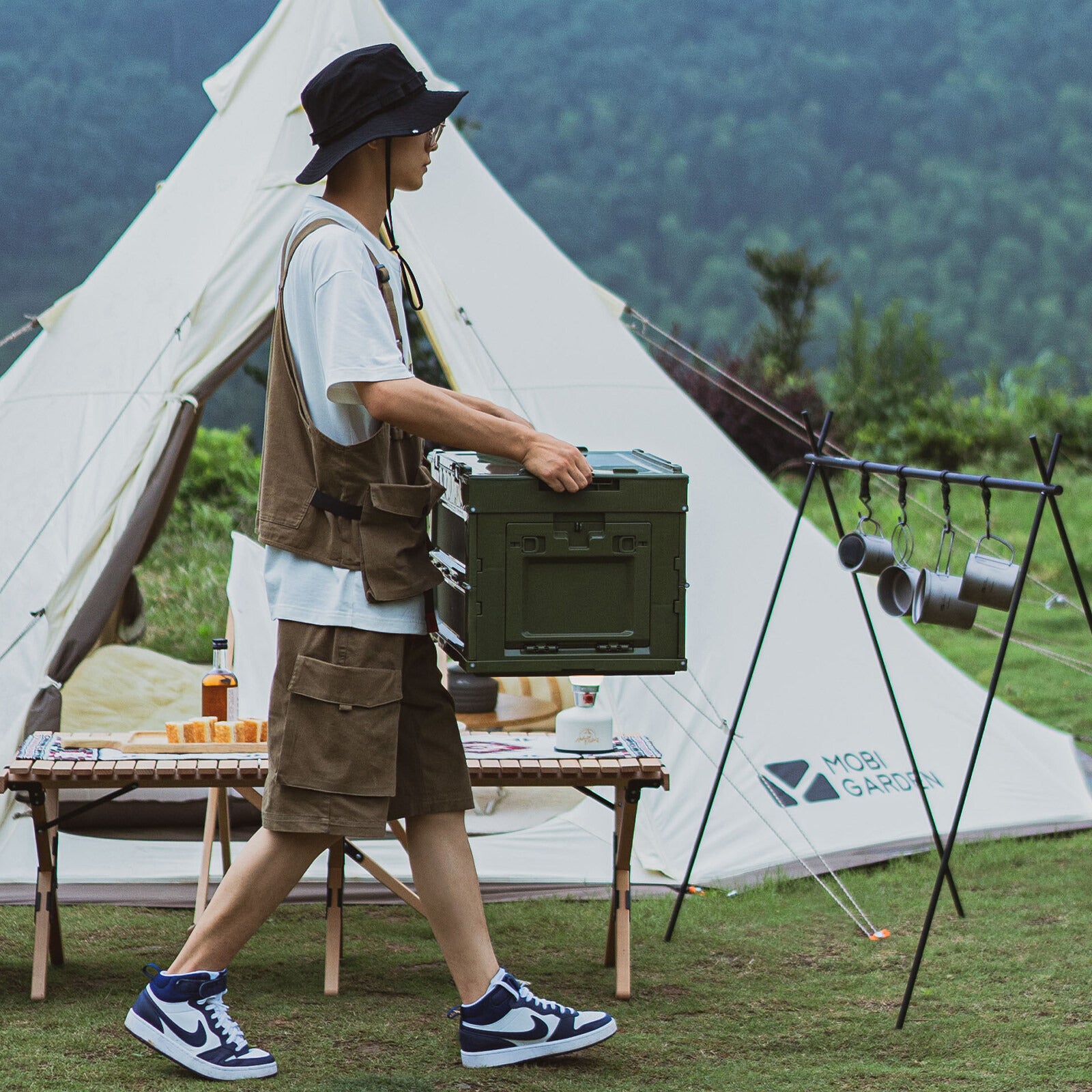MOBI GARDEN Folding Camping Storage Box 80L