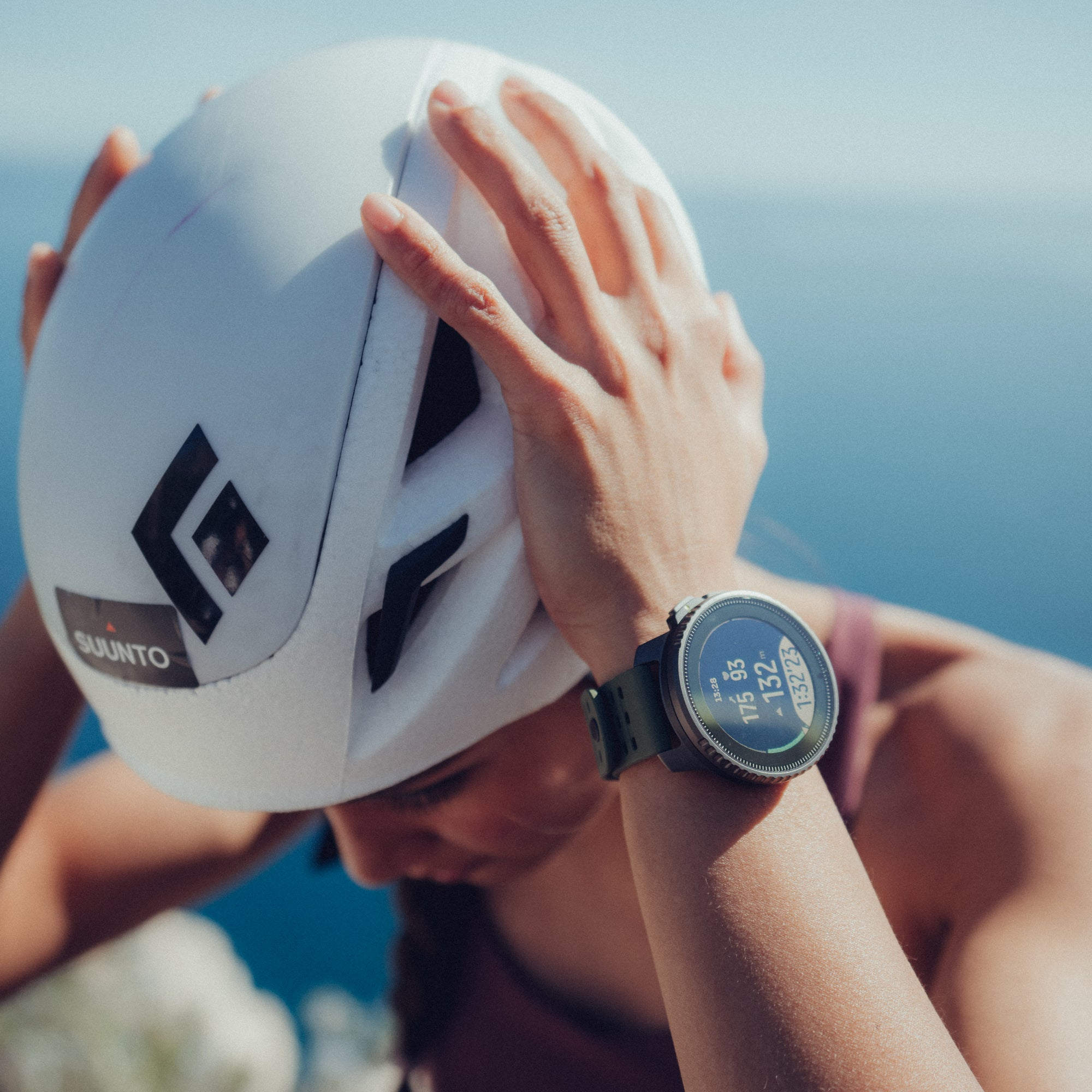 SUUNTO Vertical Titanium Solar Premium GPS Smartwatch