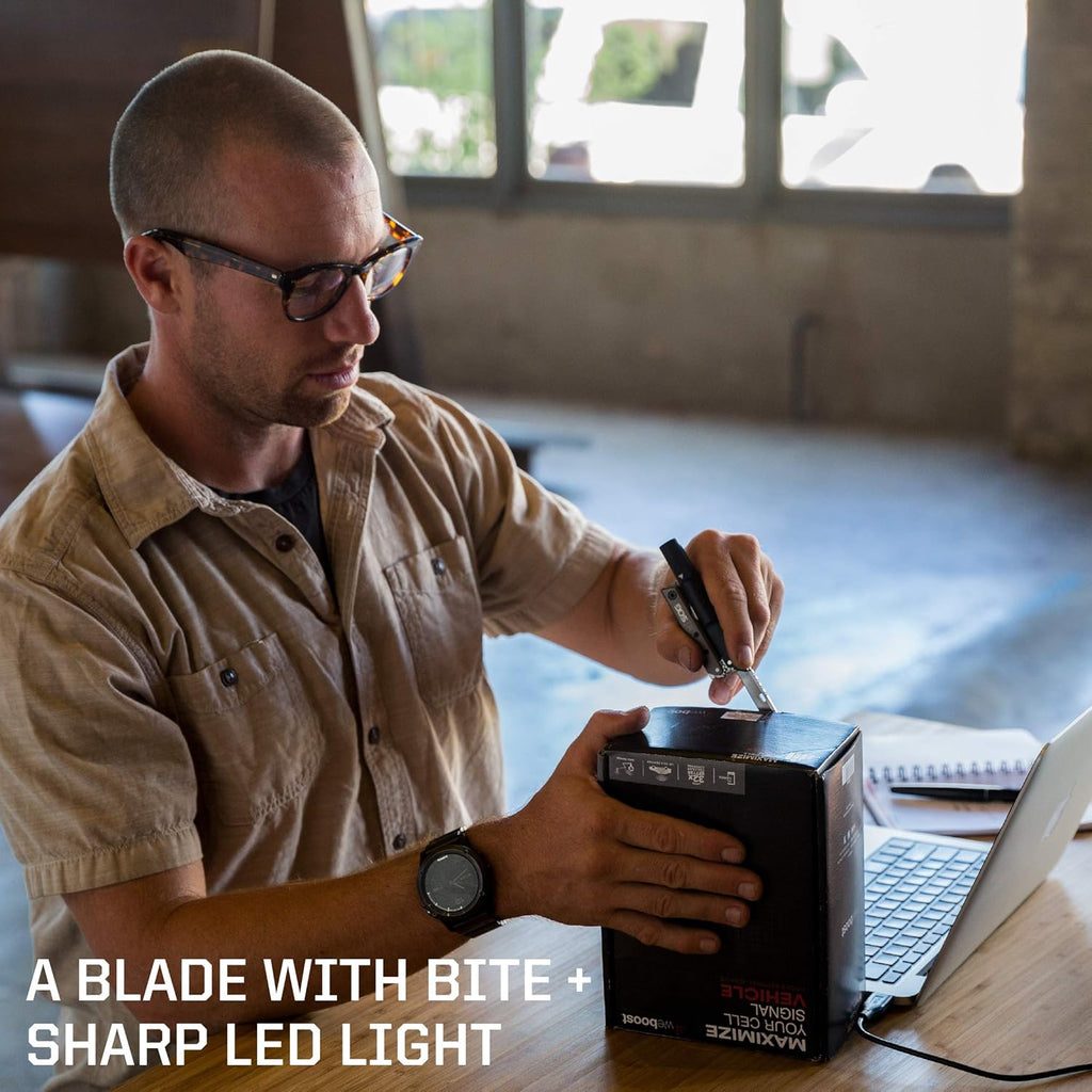 SOG Baton Q2 Black Multi-Tool EDC Pen Light