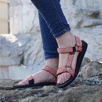 TEVA Women's Original Universal – 80s Archival Revival
