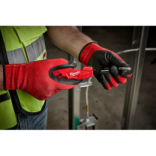 MILWAUKEE FASTBACK 6-in-1 Multi-Purpose Folding Utility Knife