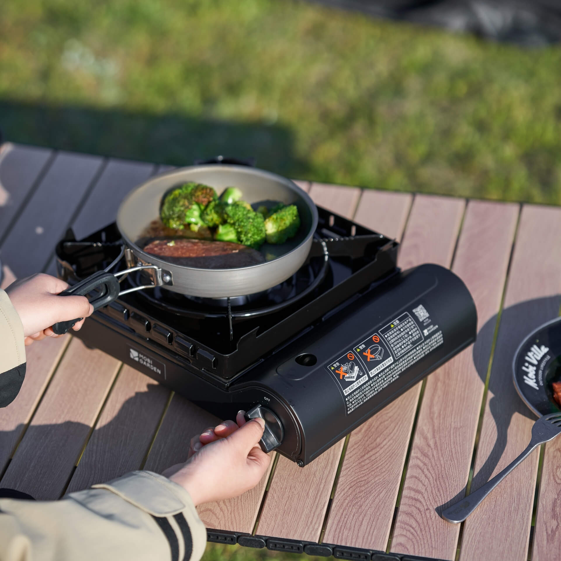 MOBI GARDEN Festive Portable Gas Stove 3.5