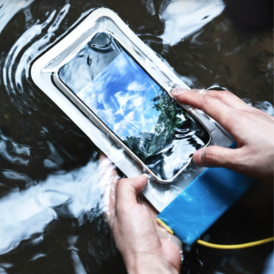 MOBI GARDEN Floating Waterproof Phone Case Cover