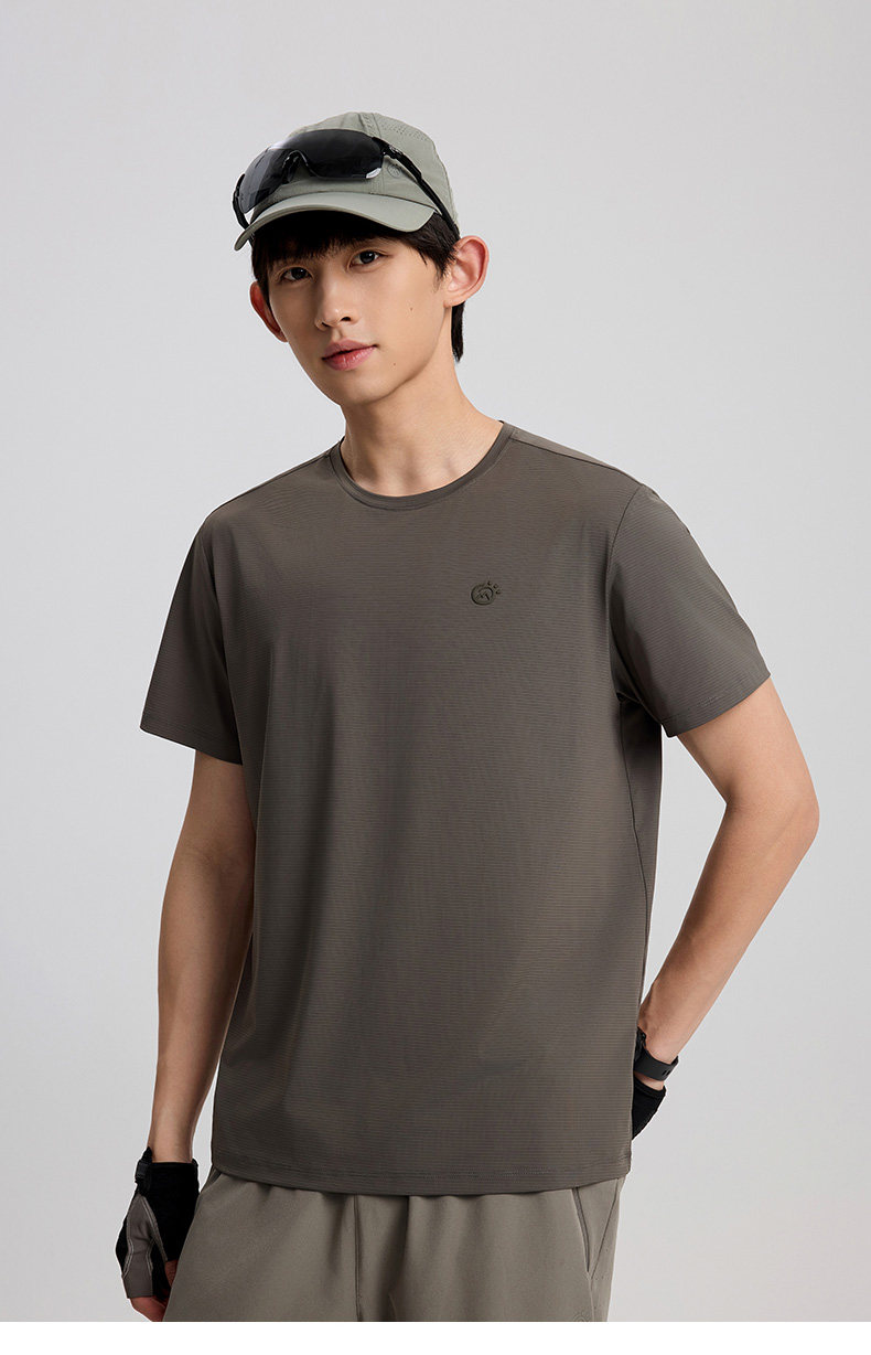 TECTOP Men’s Hiking T-Shirt – Quick-Dry & Breathable
