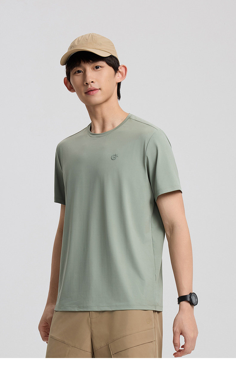 TECTOP Men’s Hiking T-Shirt – Quick-Dry & Breathable