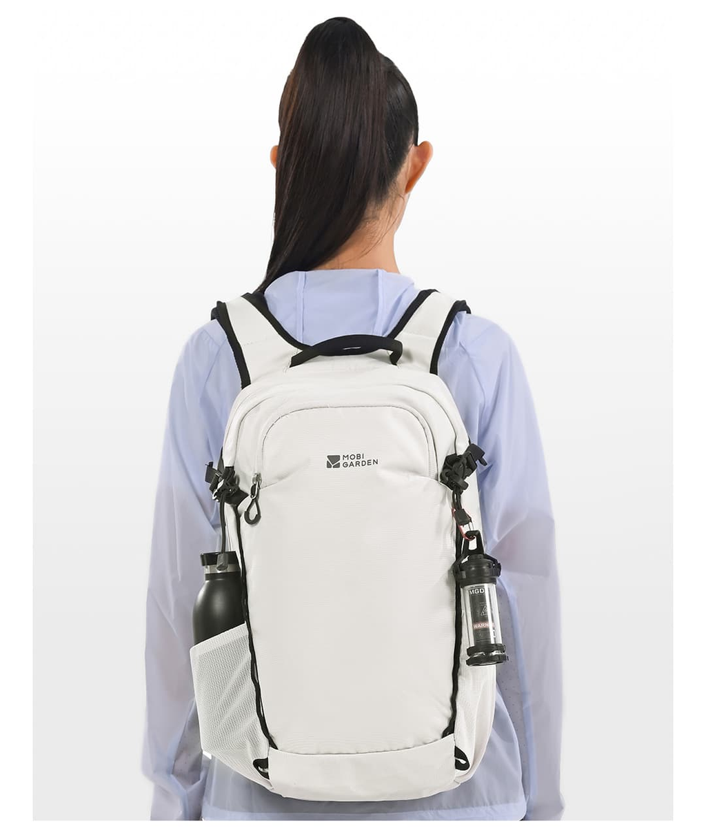 MOBI GARDEN One-Day 18L Hiking Backpack