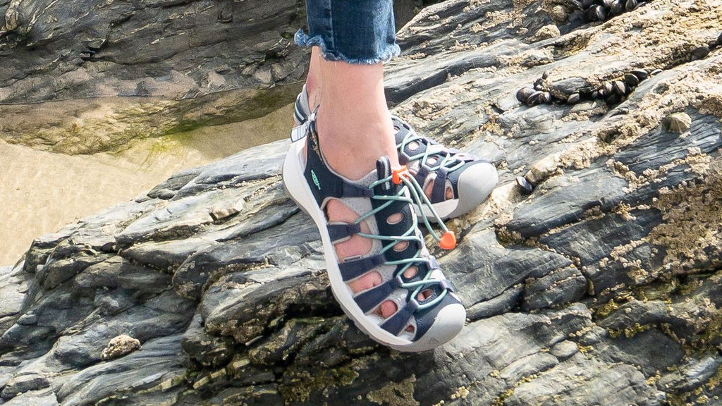 KEEN Women's Astoria West Sandal - Plaza Taupe/Roasted Pecan